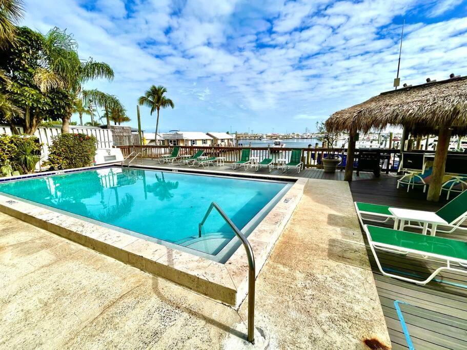 Villa St Kitts - Downtown Waterfront Penthouse Pool Dock Parking Cayo Hueso Exterior foto