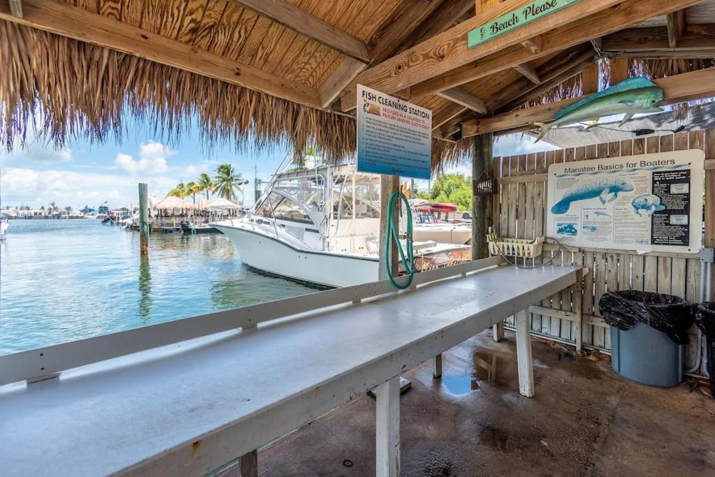 Villa St Kitts - Downtown Waterfront Penthouse Pool Dock Parking Cayo Hueso Exterior foto