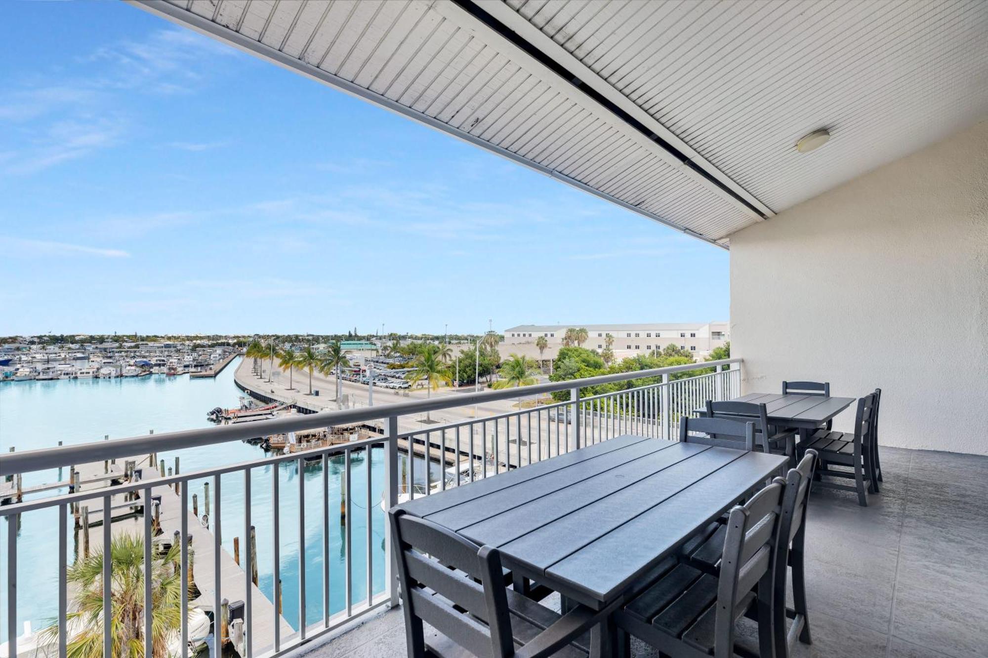Villa St Kitts - Downtown Waterfront Penthouse Pool Dock Parking Cayo Hueso Exterior foto