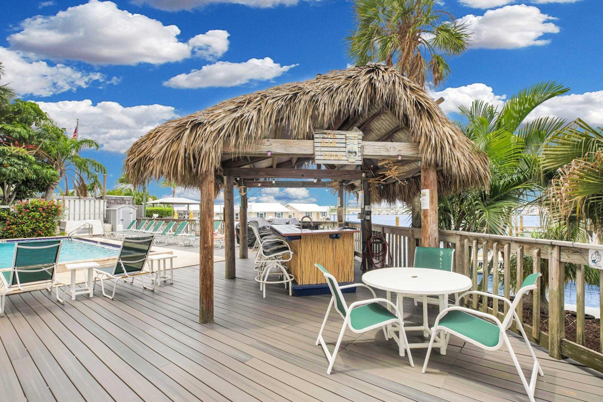 Villa St Kitts - Downtown Waterfront Penthouse Pool Dock Parking Cayo Hueso Exterior foto